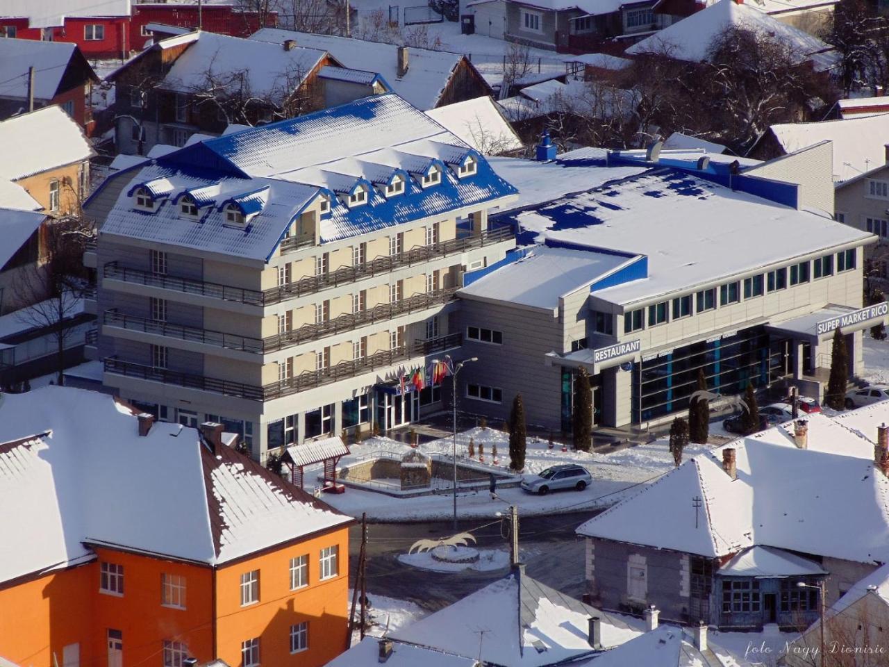 Hotel Ineul Rodna Exteriér fotografie
